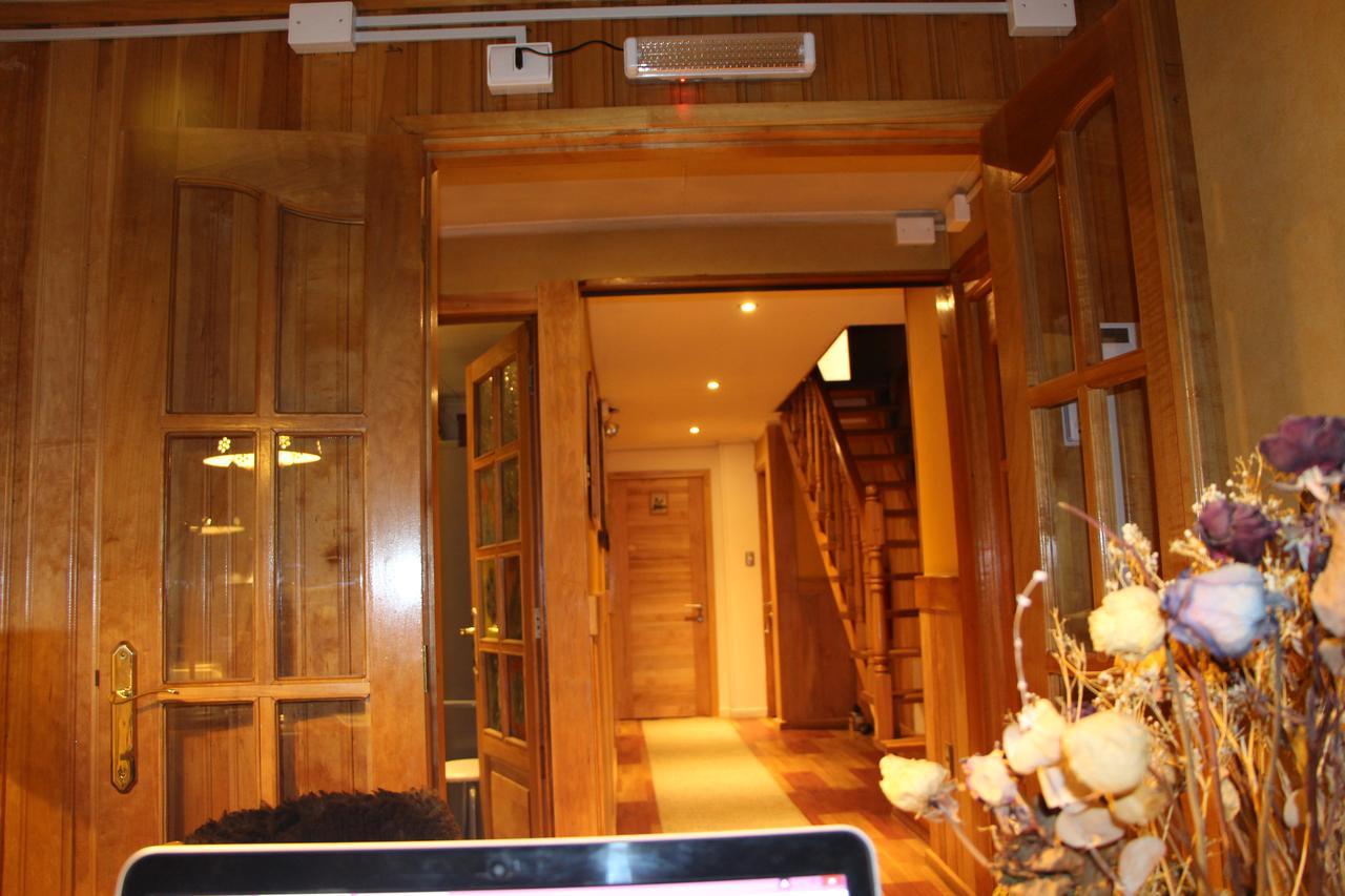 Hostal Fernando De Magalhaes ปุนตาอาเรนาส ภายนอก รูปภาพ